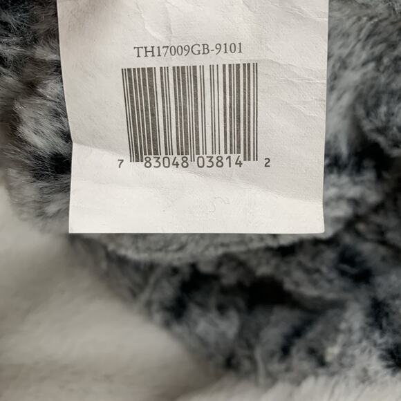 Vince Camuto Two Sides Plush Throw Blanket 60” X 48” EUC. - Picture 3 of 3